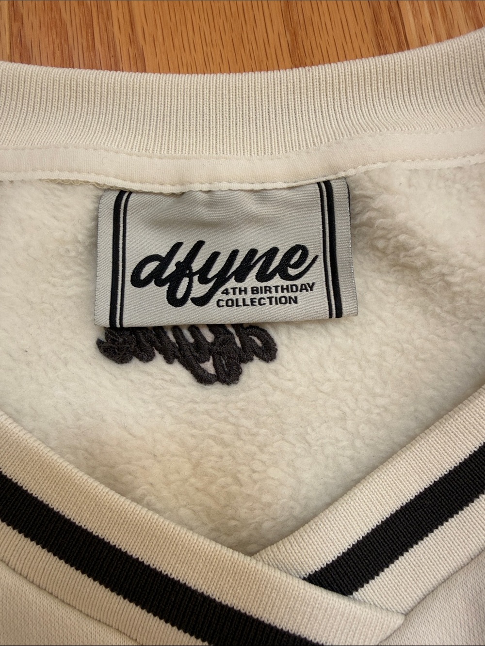 Dfyne 4 th birthday collection XL unisex fleece lined sweatshirt. - Picture 11 of 12
